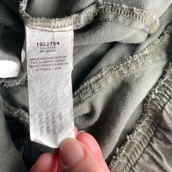 Black Tape Pull On Shorts 100% Tencel Raw Hem Tie Waist Size Small - Picture 4 of 6